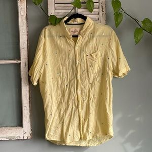 Hollister Palm Tree Button Down Linen Short Sleeved Shirt